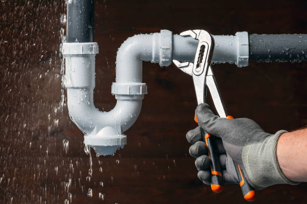 Professional Leak Detection technician working in Toluca, IL